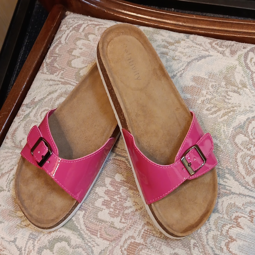 Sandals - Picture 3 of 4